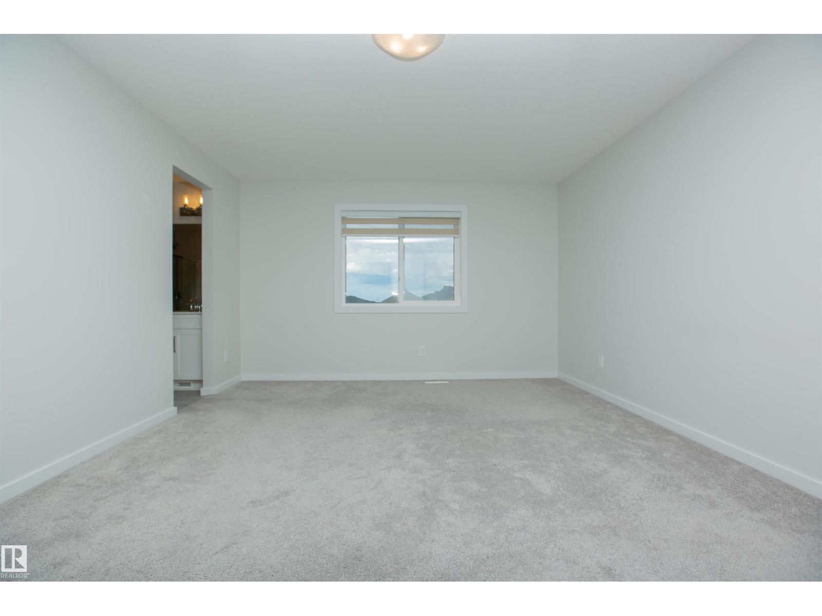 Photo 16 of 2815 200 St Nw, Edmonton AB