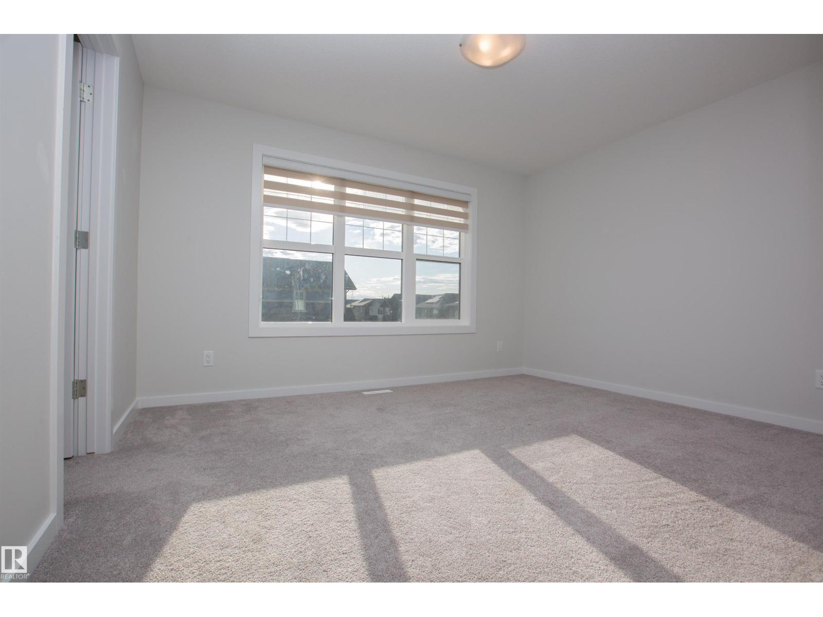 Photo 21 of 2815 200 St Nw, Edmonton AB