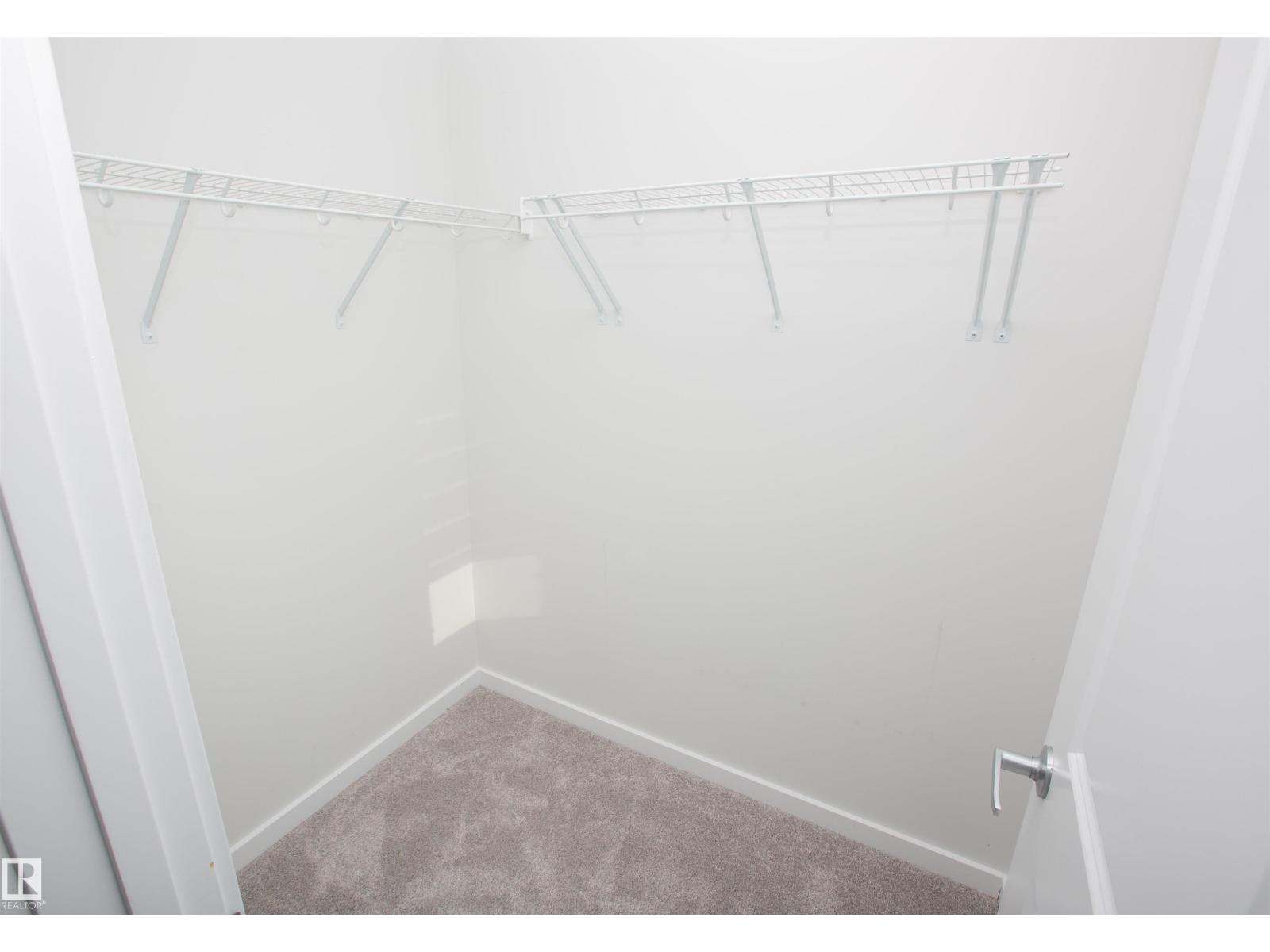Photo 22 of 2815 200 St Nw, Edmonton AB