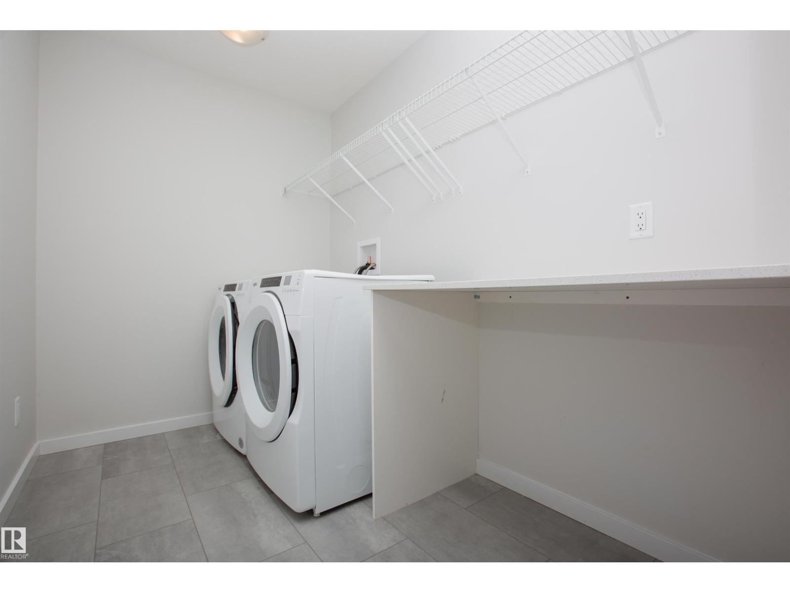 Photo 27 of 2815 200 St Nw, Edmonton AB