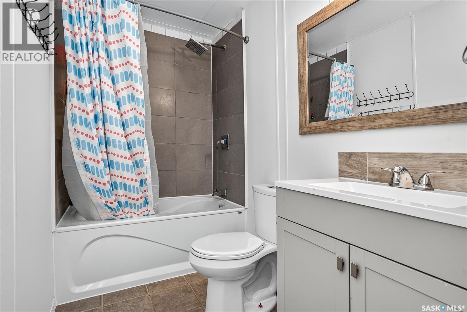 Photo 21 of 1211 Stadacona Street W, Moose Jaw SK