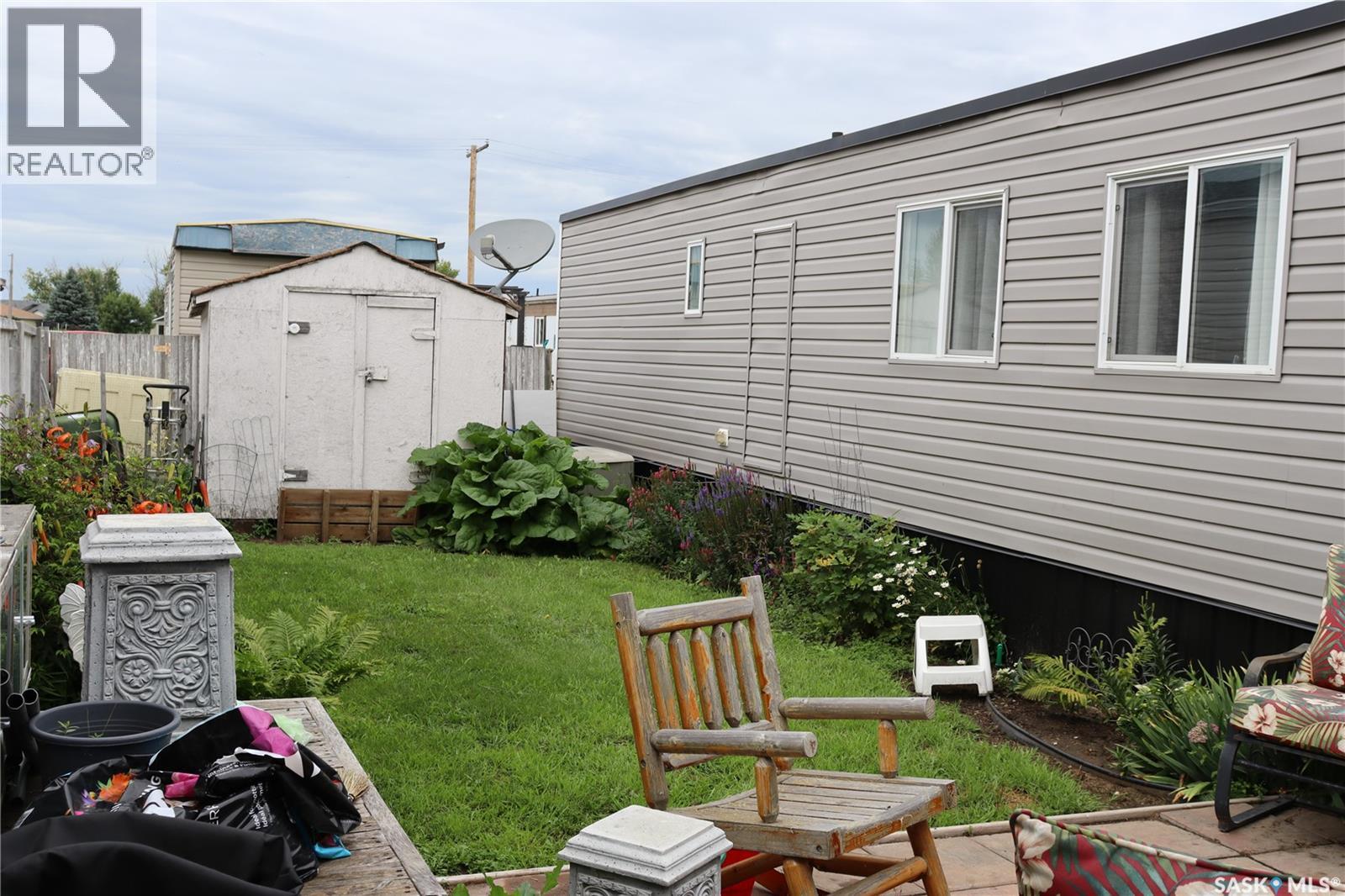 Photo 14 of 11 401 Railway Avenue E, Vanscoy SK
