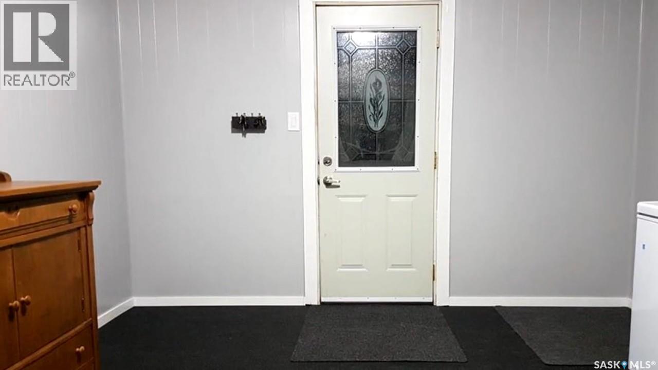 Photo 10 of 11 401 Railway Avenue E, Vanscoy SK