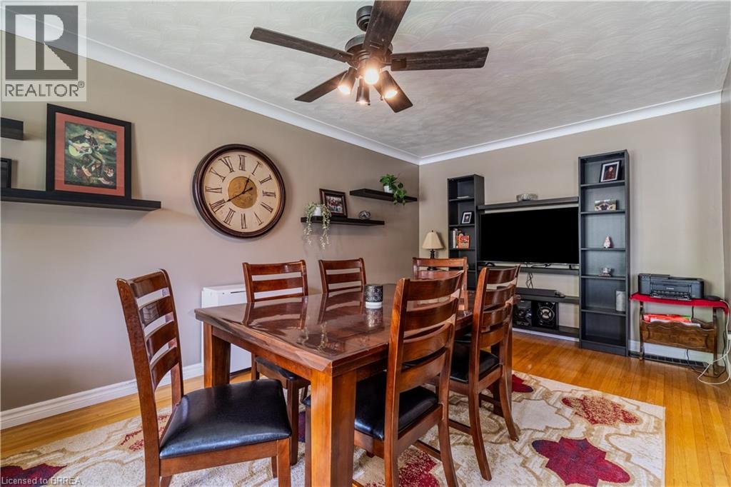 Photo 27 of 43 Linden Avenue, Brantford ON