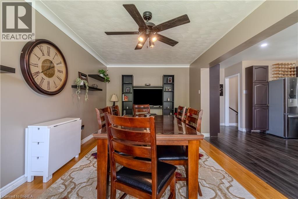Photo 12 of 43 Linden Avenue, Brantford ON