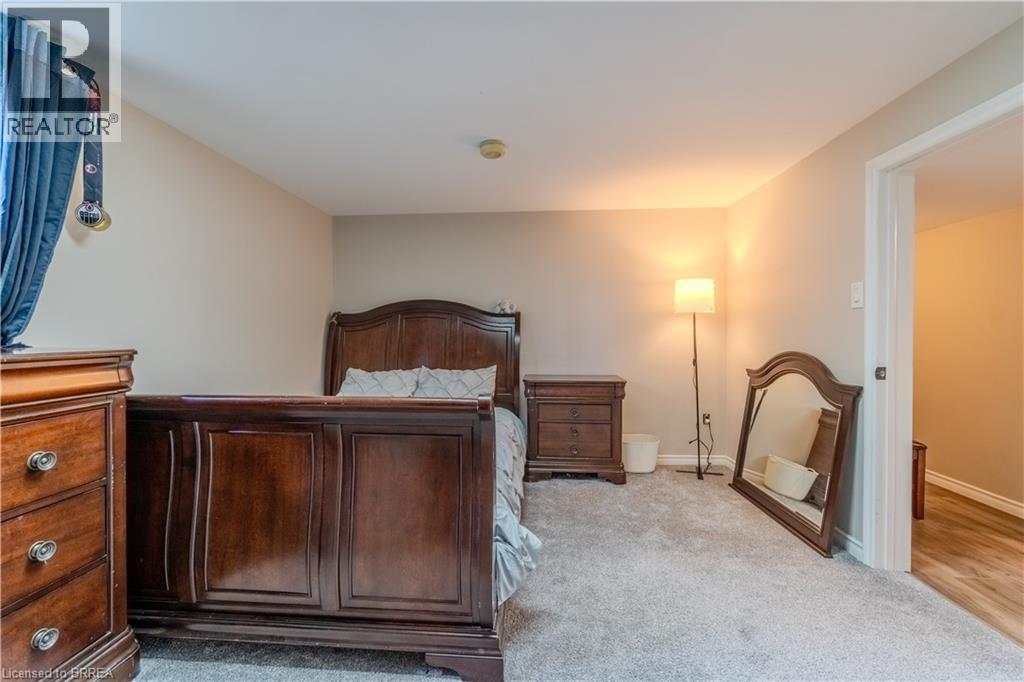 Photo 5 of 43 Linden Avenue, Brantford ON