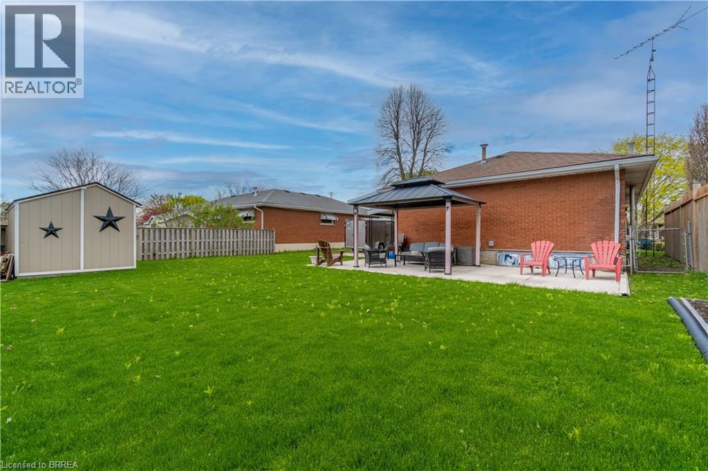 Photo 13 of 43 Linden Avenue, Brantford ON
