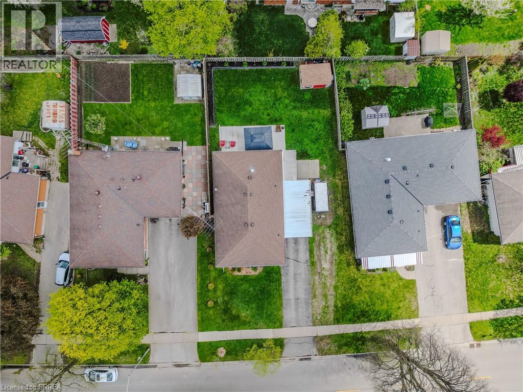 Photo 30 of 43 Linden Avenue, Brantford ON