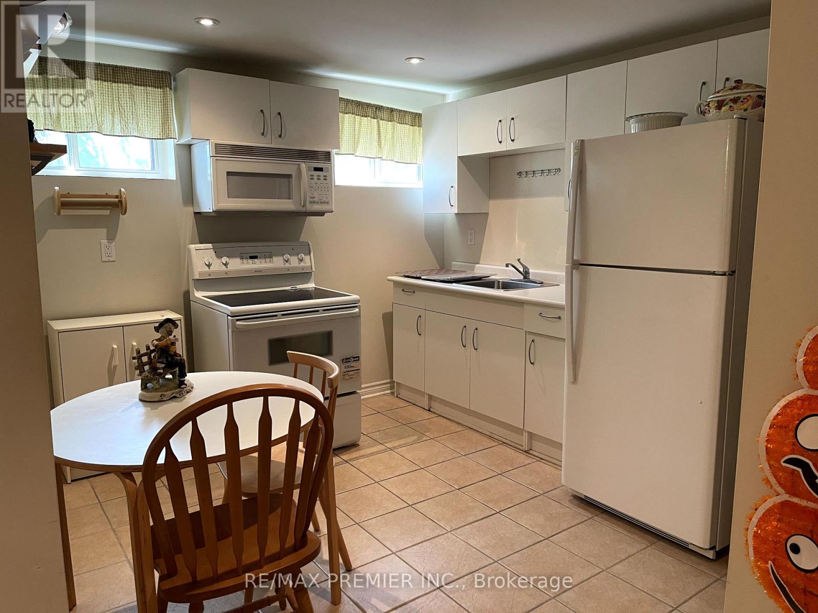 Photo 1 of 1041 Willowdale Avenue, Toronto ON