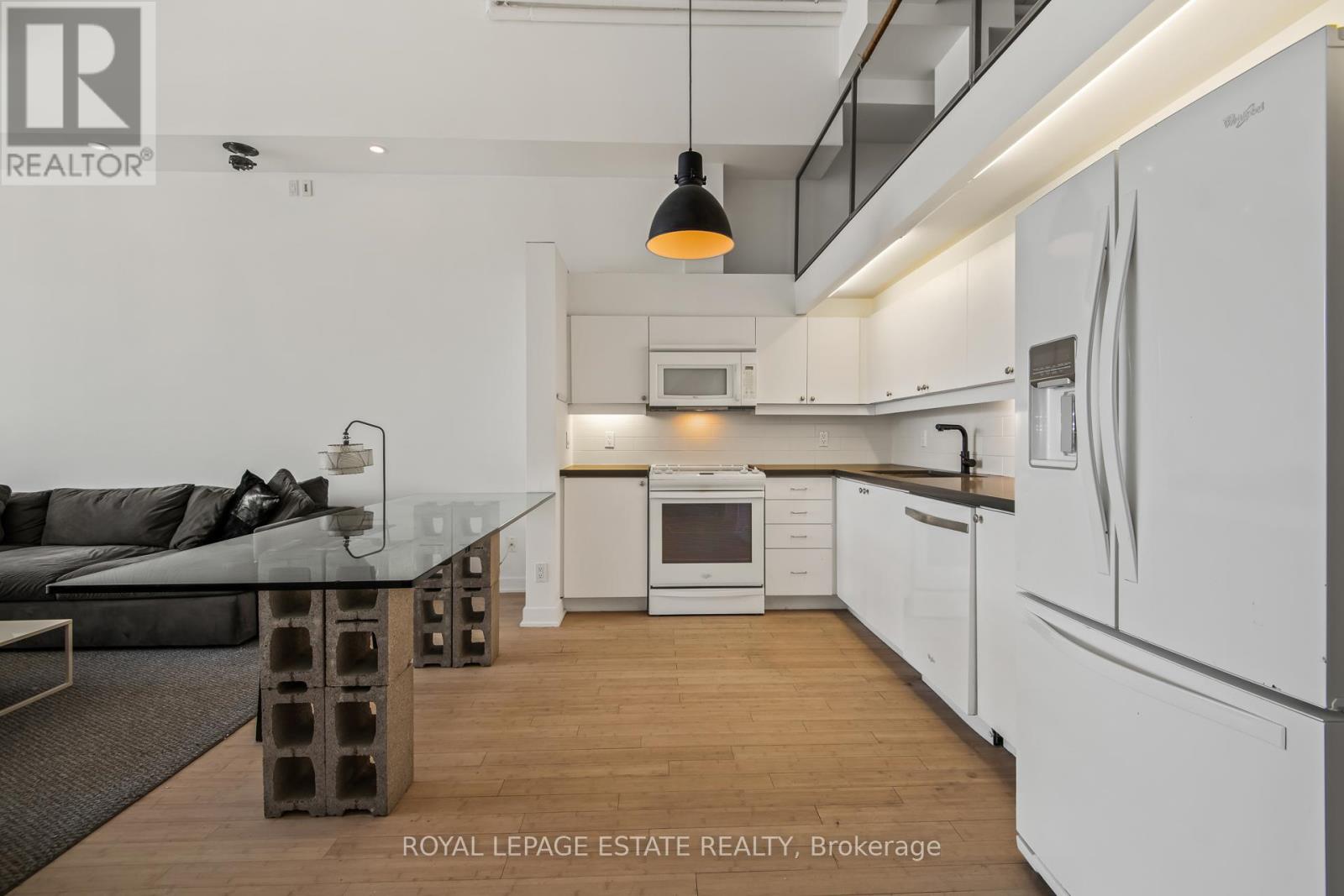 Photo 2 of 301 160 Baldwin Street, Toronto ON