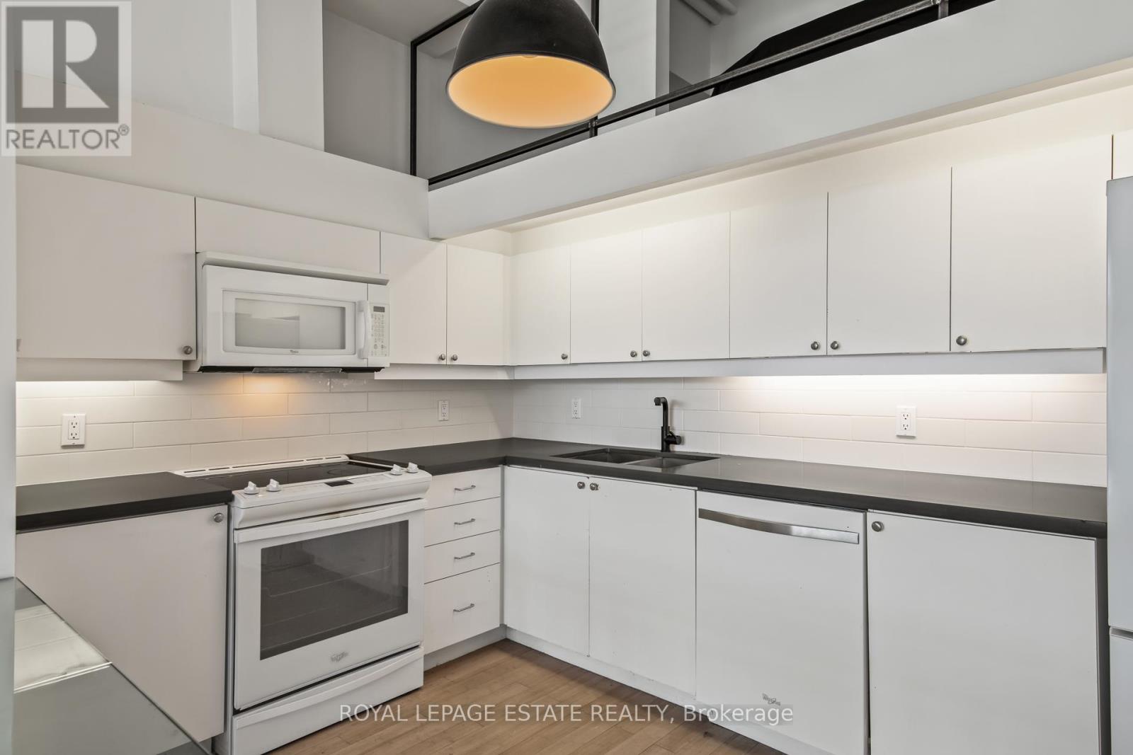 Photo 16 of 301 160 Baldwin Street, Toronto ON