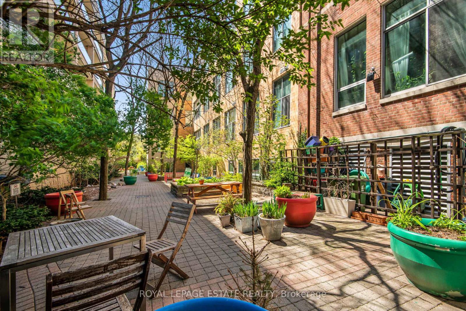 Photo 29 of 301 160 Baldwin Street, Toronto ON