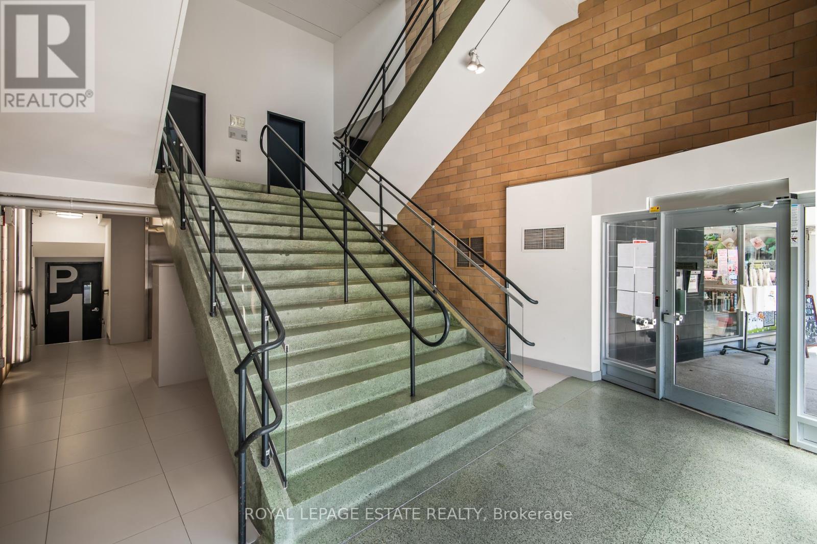 Photo 4 of 301 160 Baldwin Street, Toronto ON