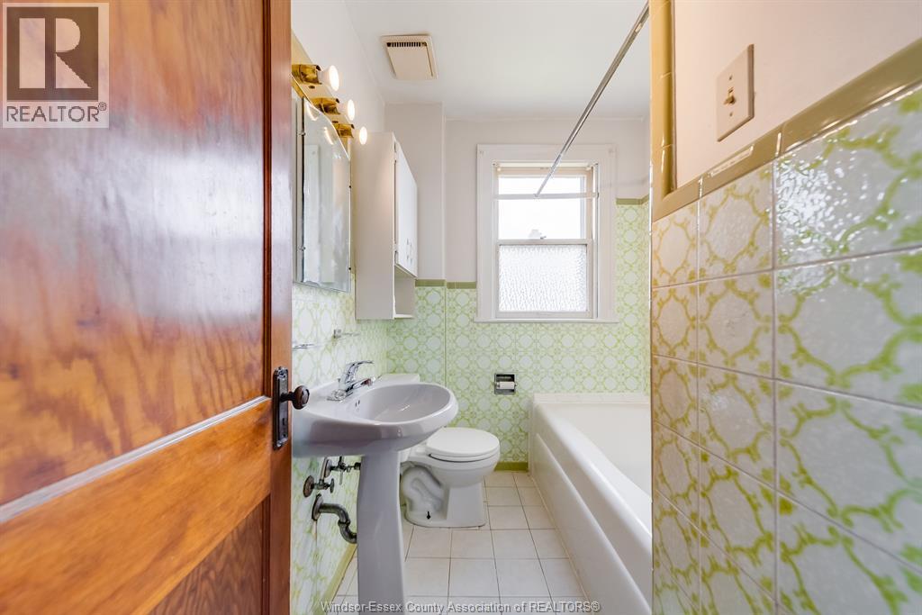 Photo 34 of 446 48 Newbury Street, Windsor ON