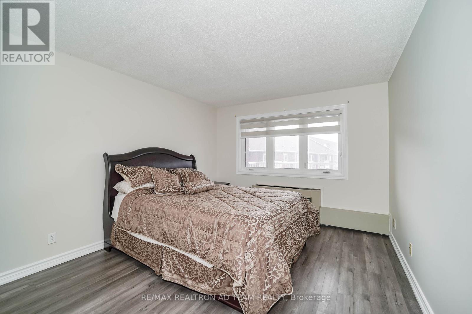 Photo 14 of 409 189 Lake Driveway W, Ajax ON