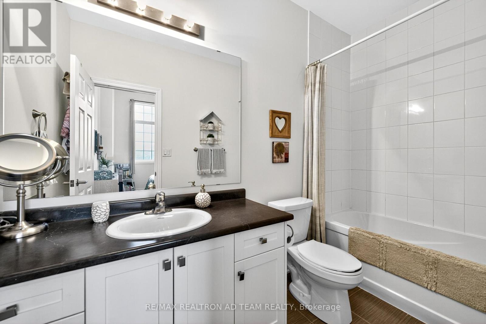 Photo 18 of 1153 Enchanted Crescent, Pickering ON