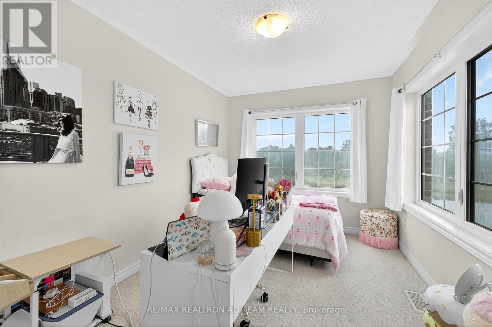 Photo 3 of 1153 Enchanted Crescent, Pickering ON