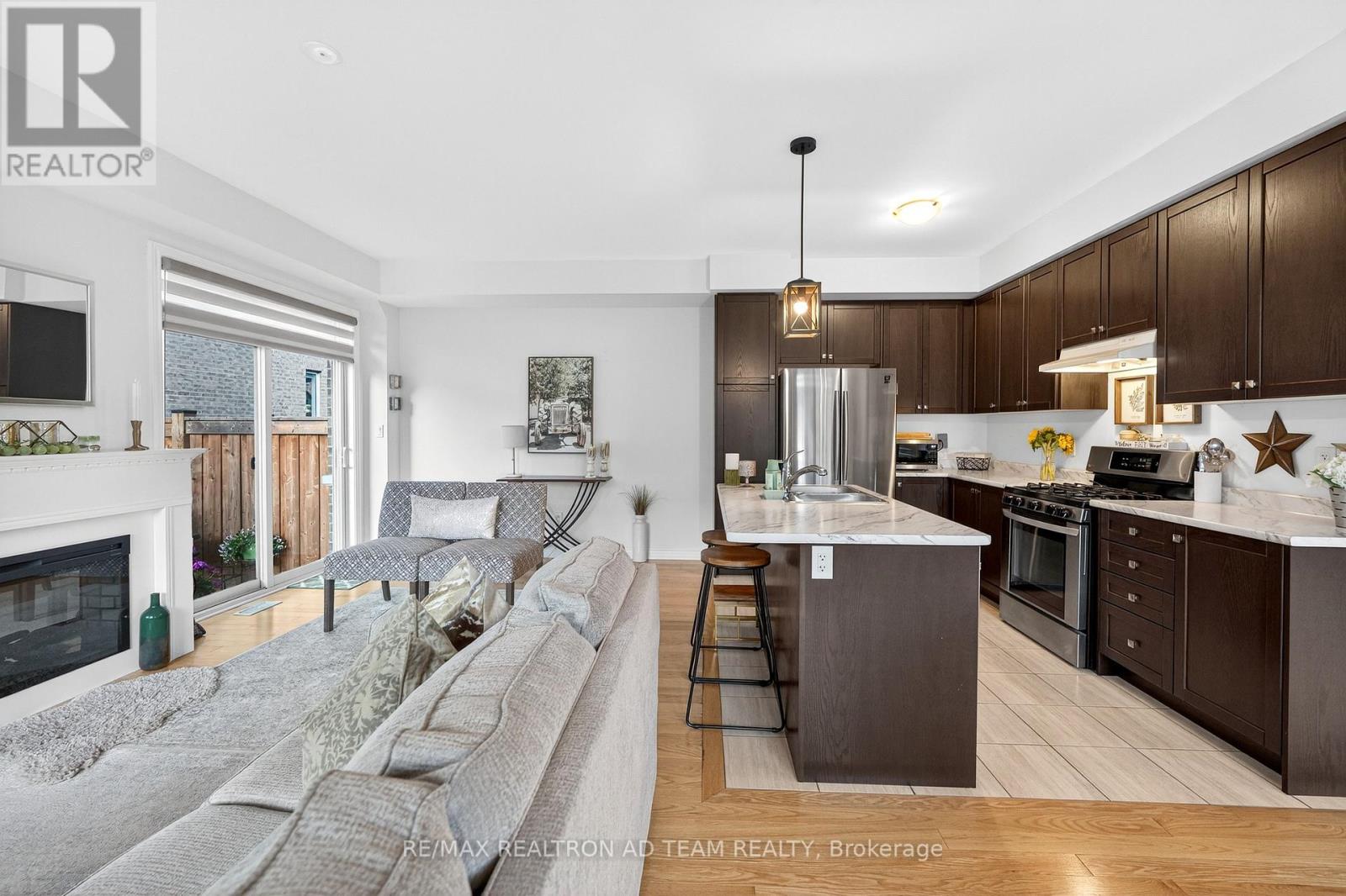 Photo 11 of 1153 Enchanted Crescent, Pickering ON