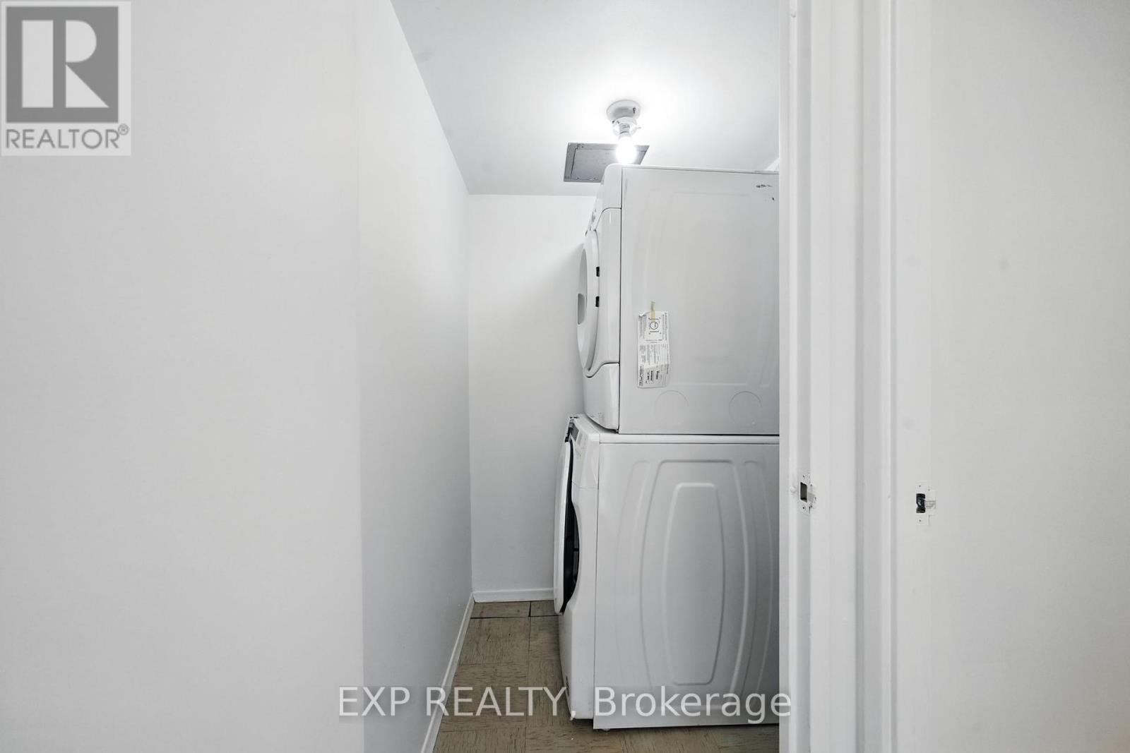 Photo 13 of 1014 10 Dean Park Road, Toronto ON