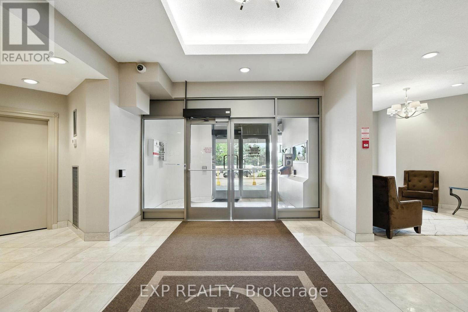 Photo 6 of 1014 10 Dean Park Road, Toronto ON