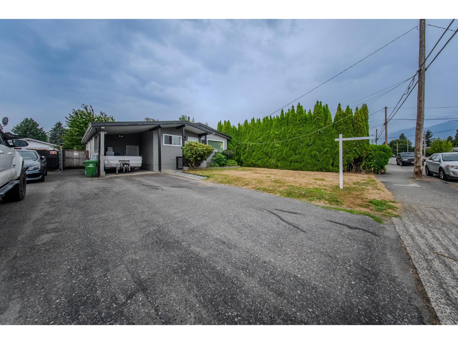 Photo 10 of 45440 Wellington Avenue Chilliwack Proper West, Chilliwack BC