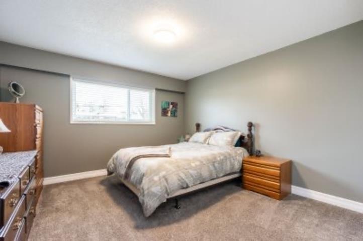 Photo 6 of 2255 Beaver Street, Abbotsford BC