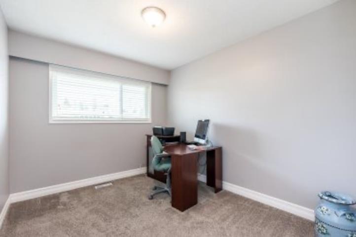 Photo 11 of 2255 Beaver Street, Abbotsford BC