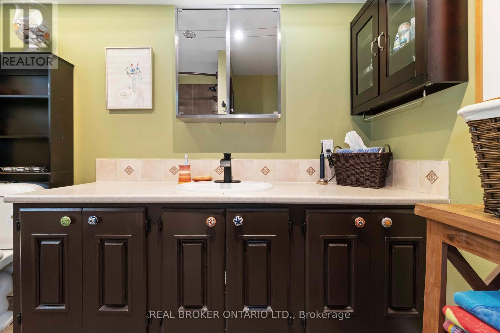 Photo 25 of 190 Woods Road, Ottawa ON