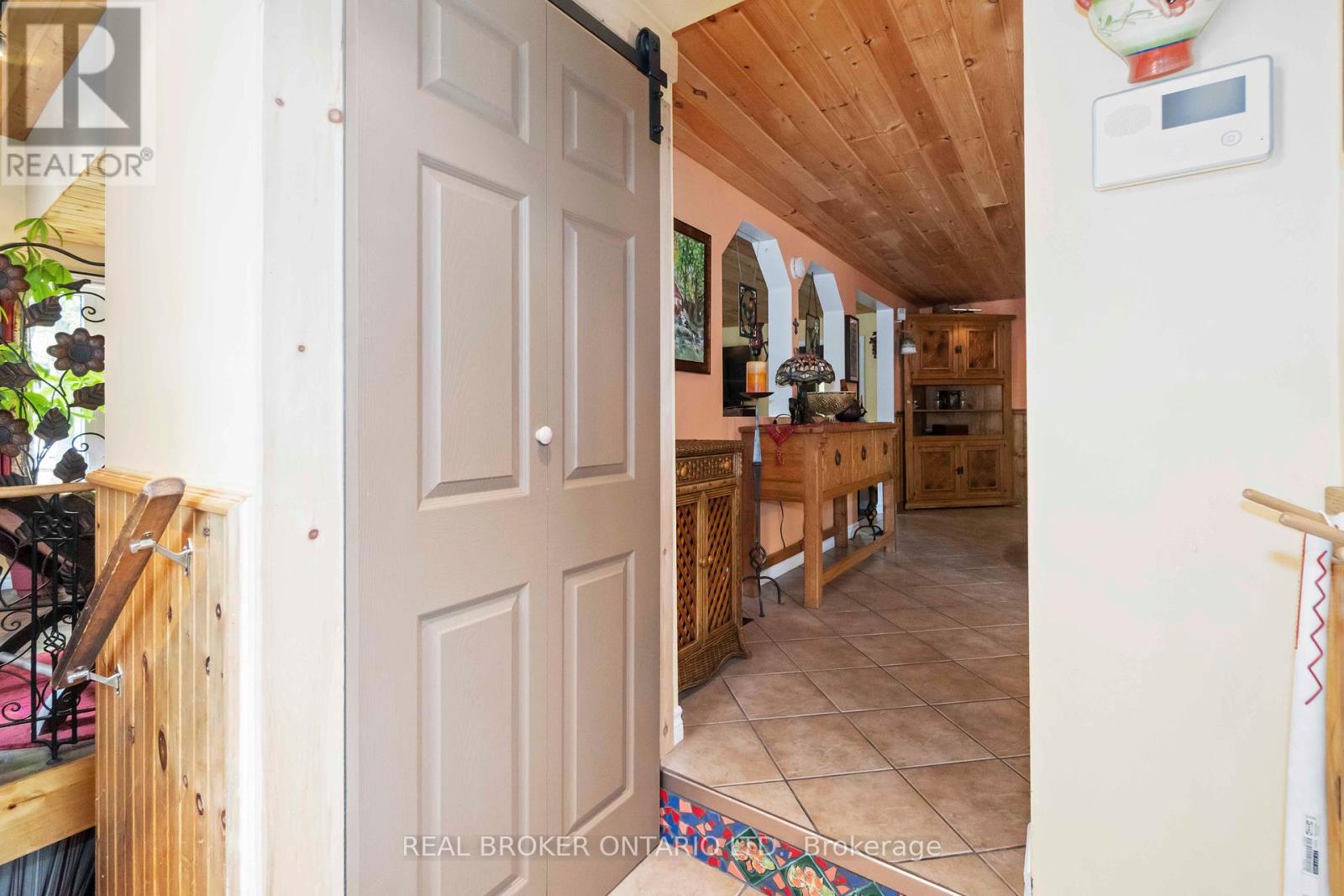 Photo 18 of 190 Woods Road, Ottawa ON