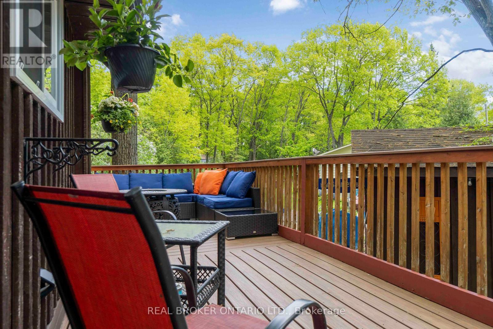 Photo 4 of 190 Woods Road, Ottawa ON