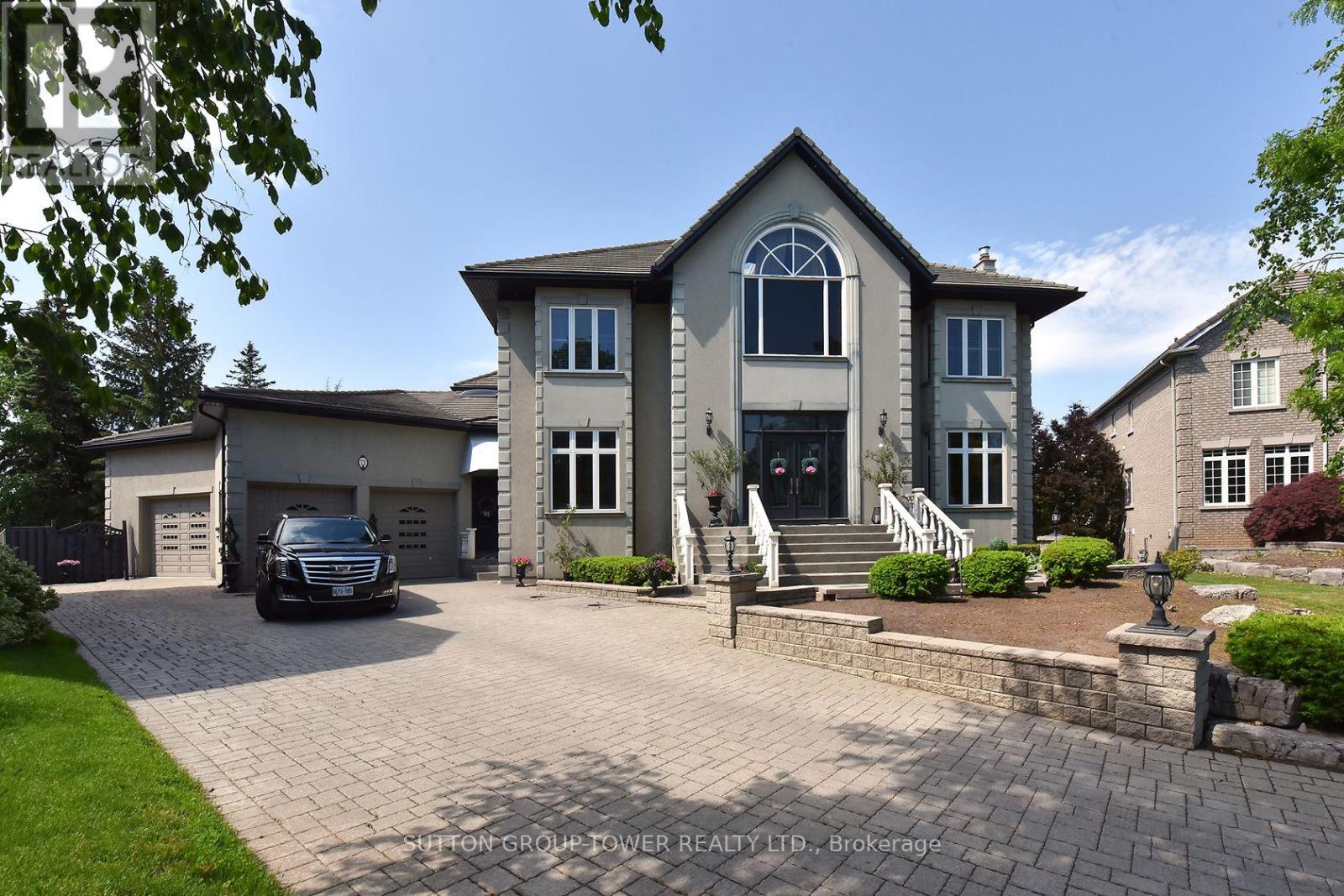 Photo 1 of 71 Delia Place, Vaughan ON