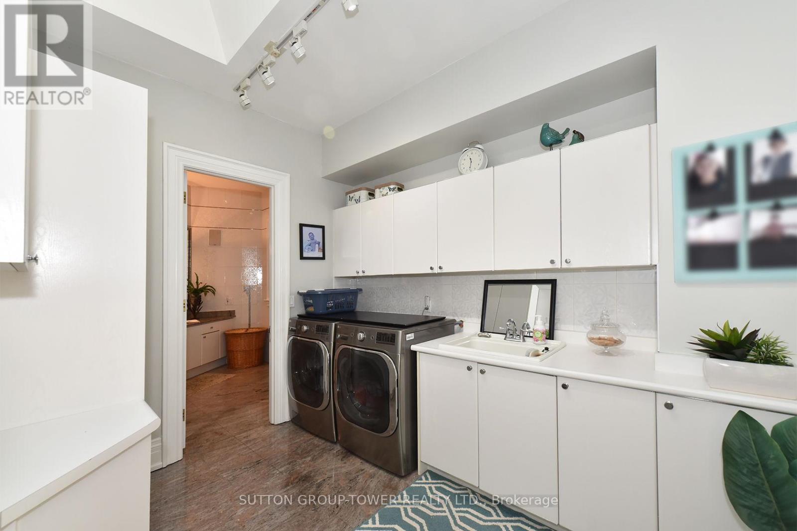 Photo 12 of 71 Delia Place, Vaughan ON