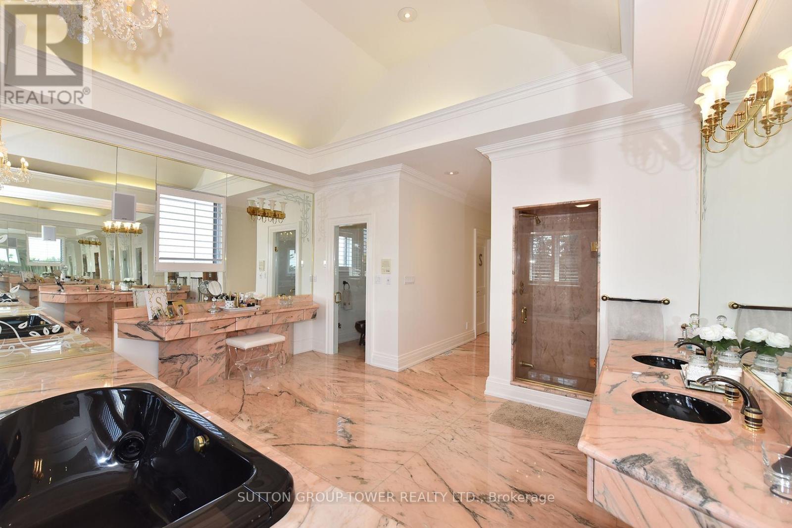 Photo 15 of 71 Delia Place, Vaughan ON
