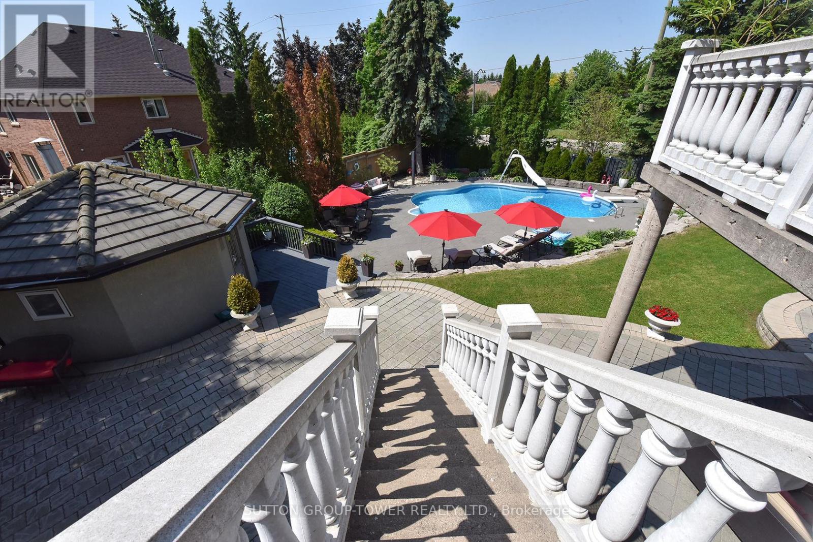 Photo 32 of 71 Delia Place, Vaughan ON