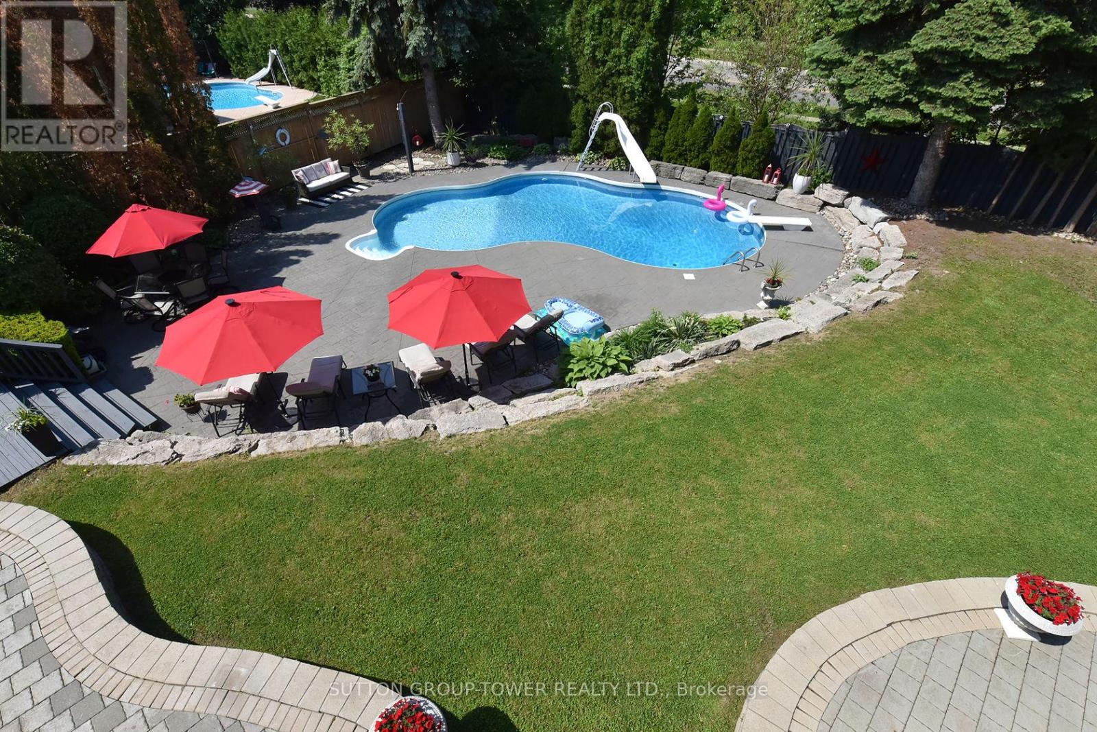 Photo 35 of 71 Delia Place, Vaughan ON
