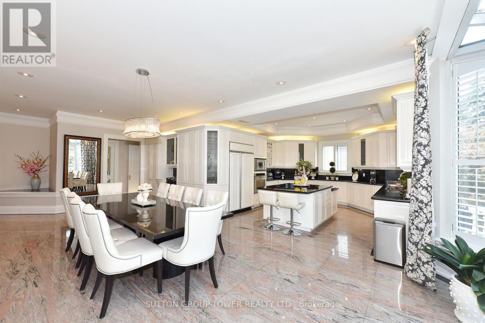 Photo 7 of 71 Delia Place, Vaughan ON