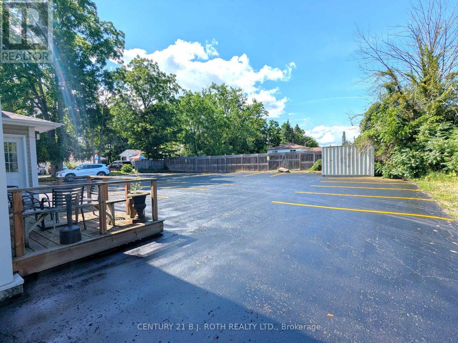 Photo 9 of 888 Innisfil Beach Road, Innisfil ON