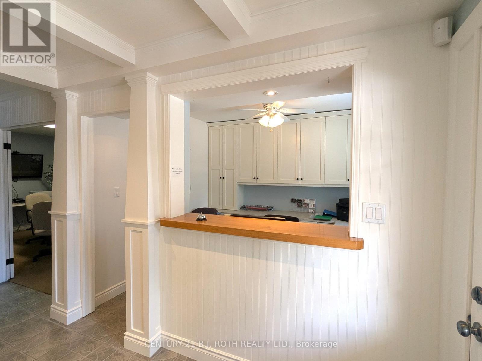 Photo 16 of 888 Innisfil Beach Road, Innisfil ON