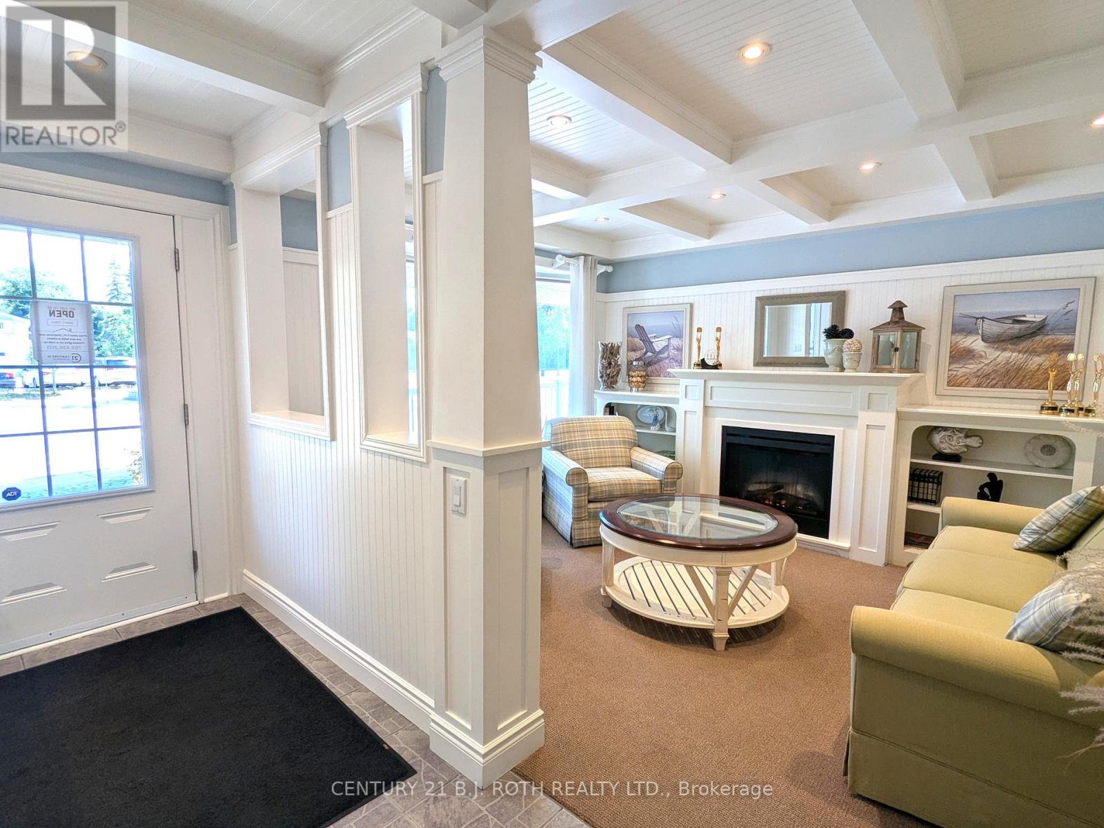 Photo 13 of 888 Innisfil Beach Road, Innisfil ON