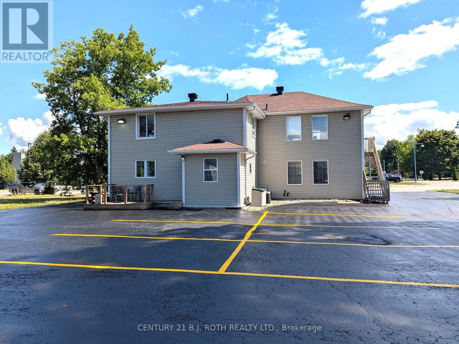 Photo 3 of 888 Innisfil Beach Road, Innisfil ON