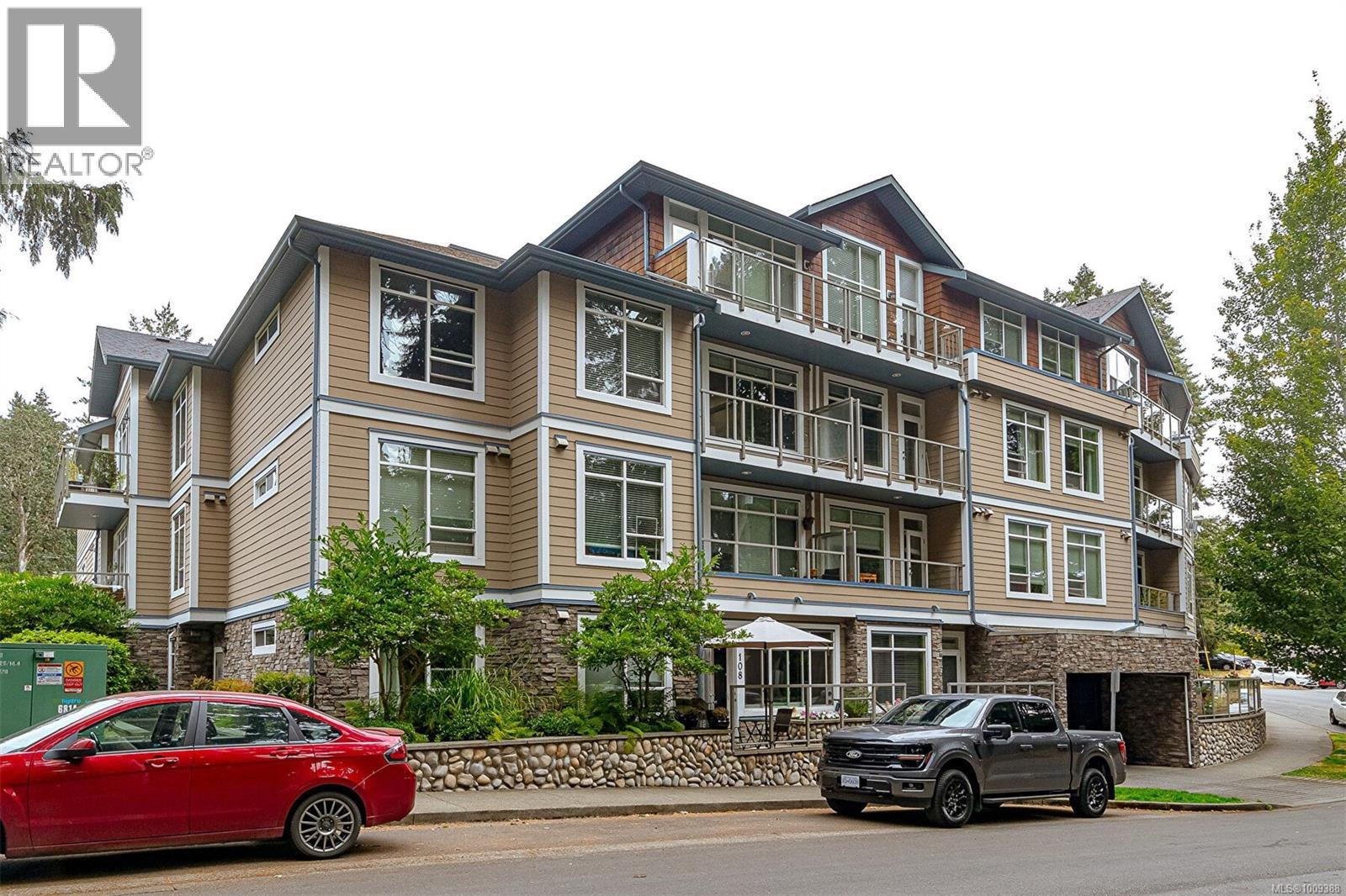 #309 608 FAIRWAY AVE - 1