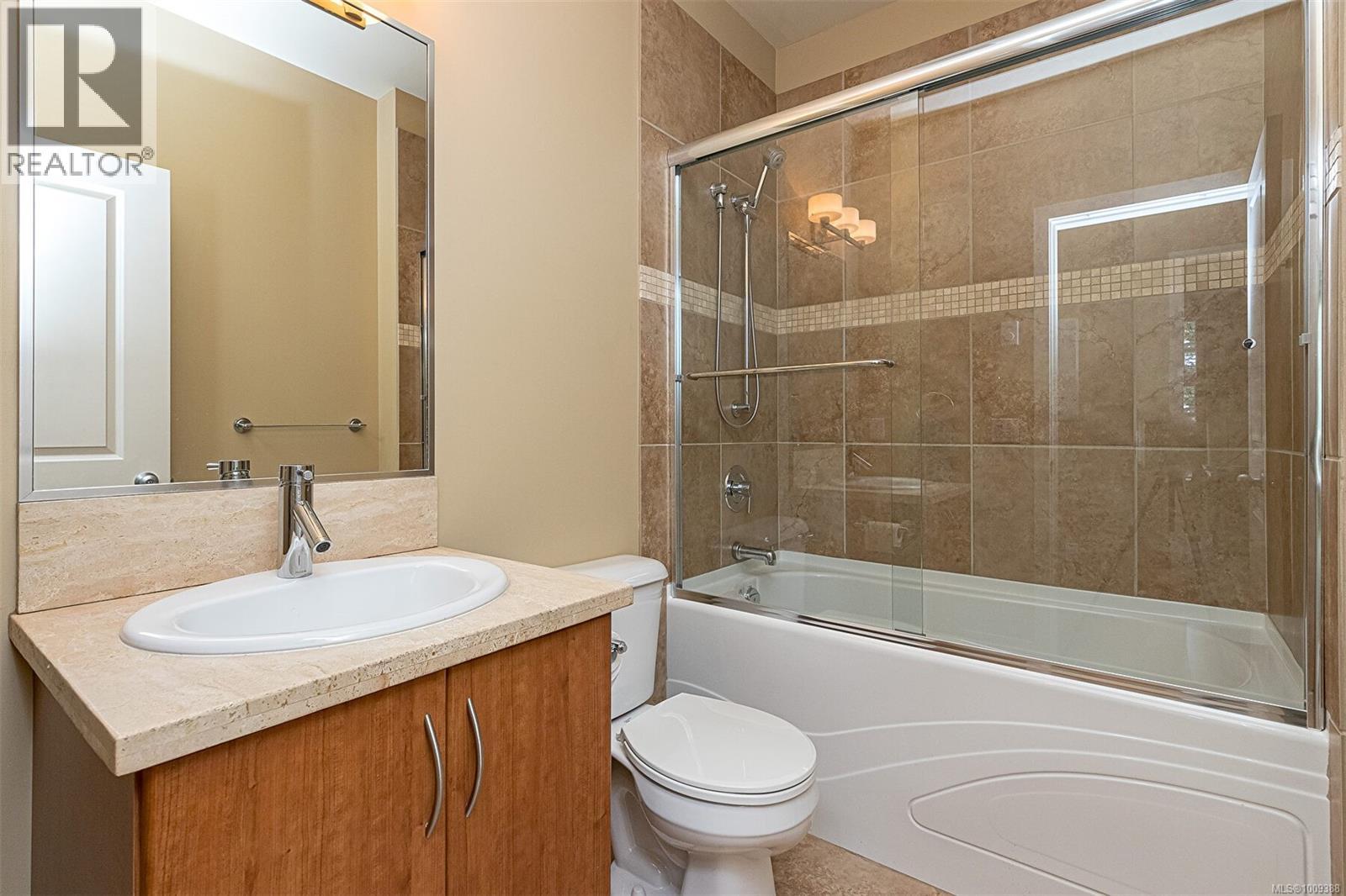 #309 608 FAIRWAY AVE - 18