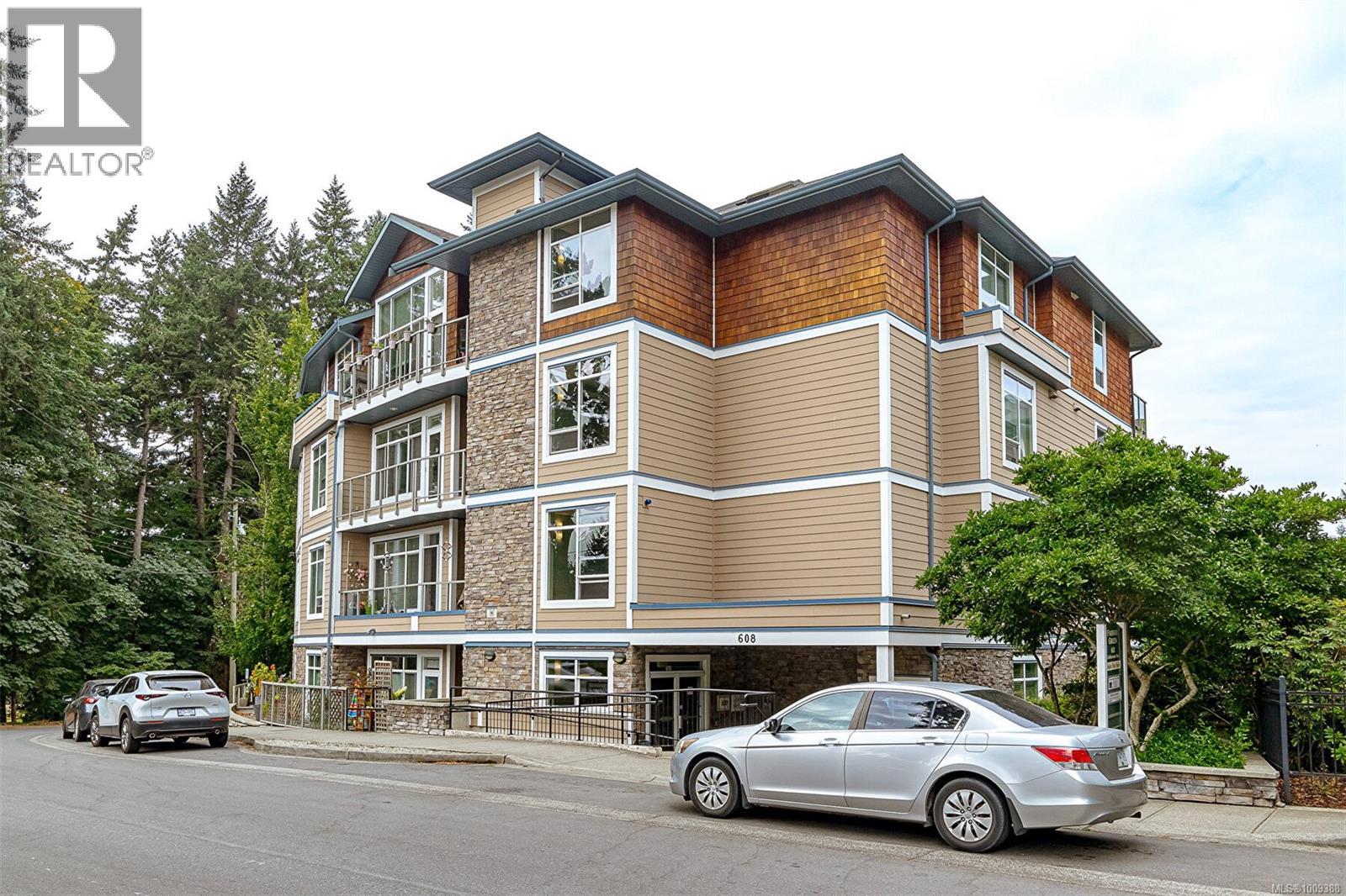 #309 608 FAIRWAY AVE - 2