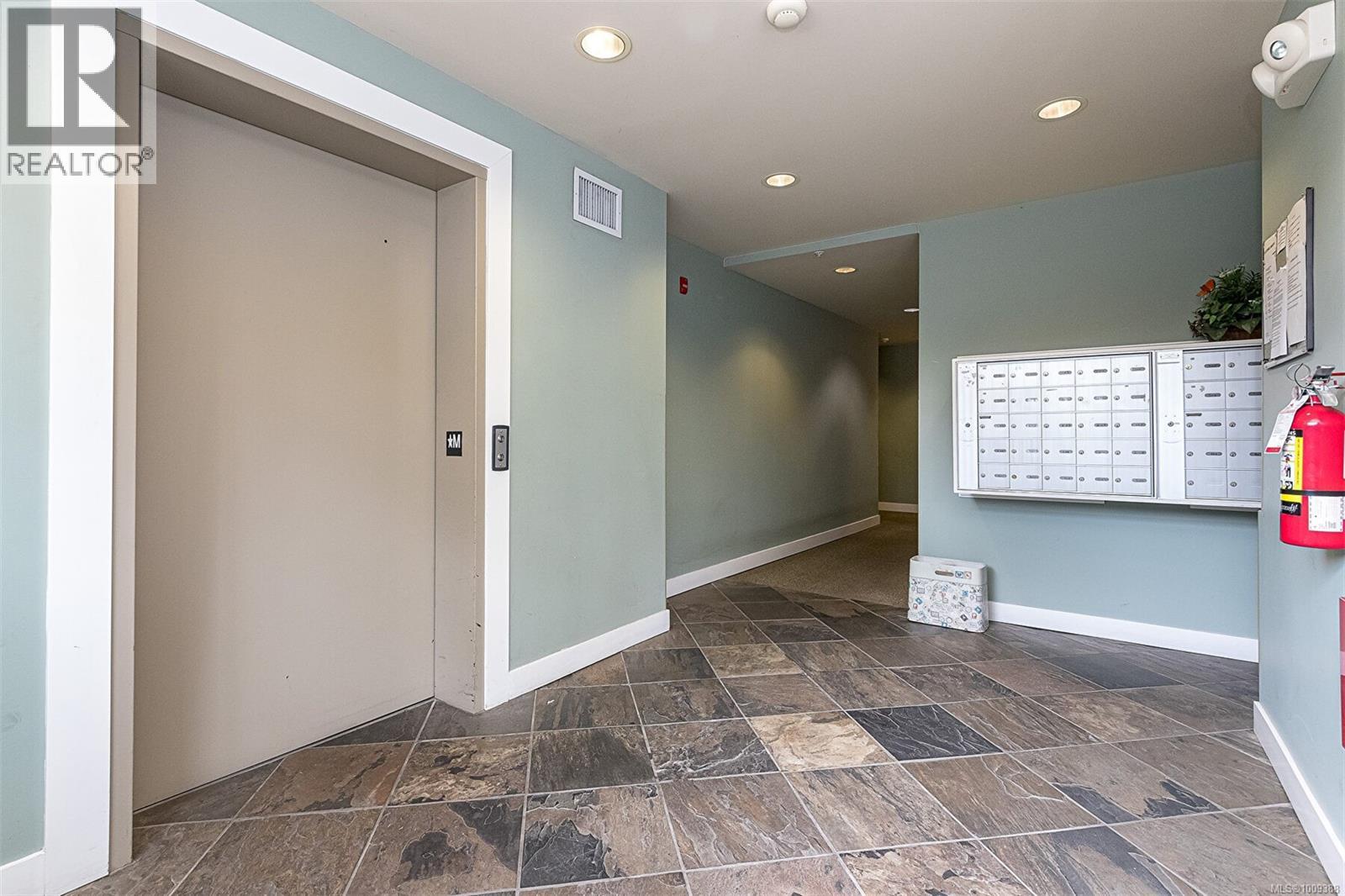 #309 608 FAIRWAY AVE - 4