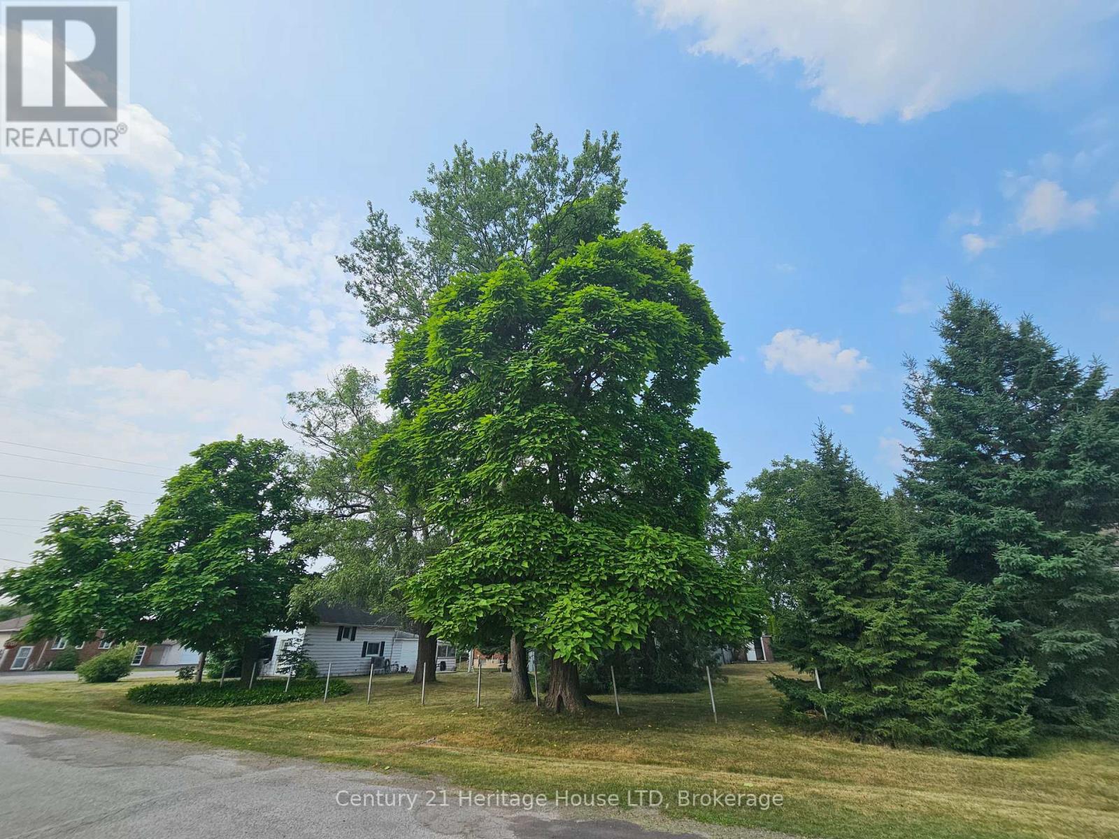 Photo 2 of 1548 Henderson Street, Thorold ON