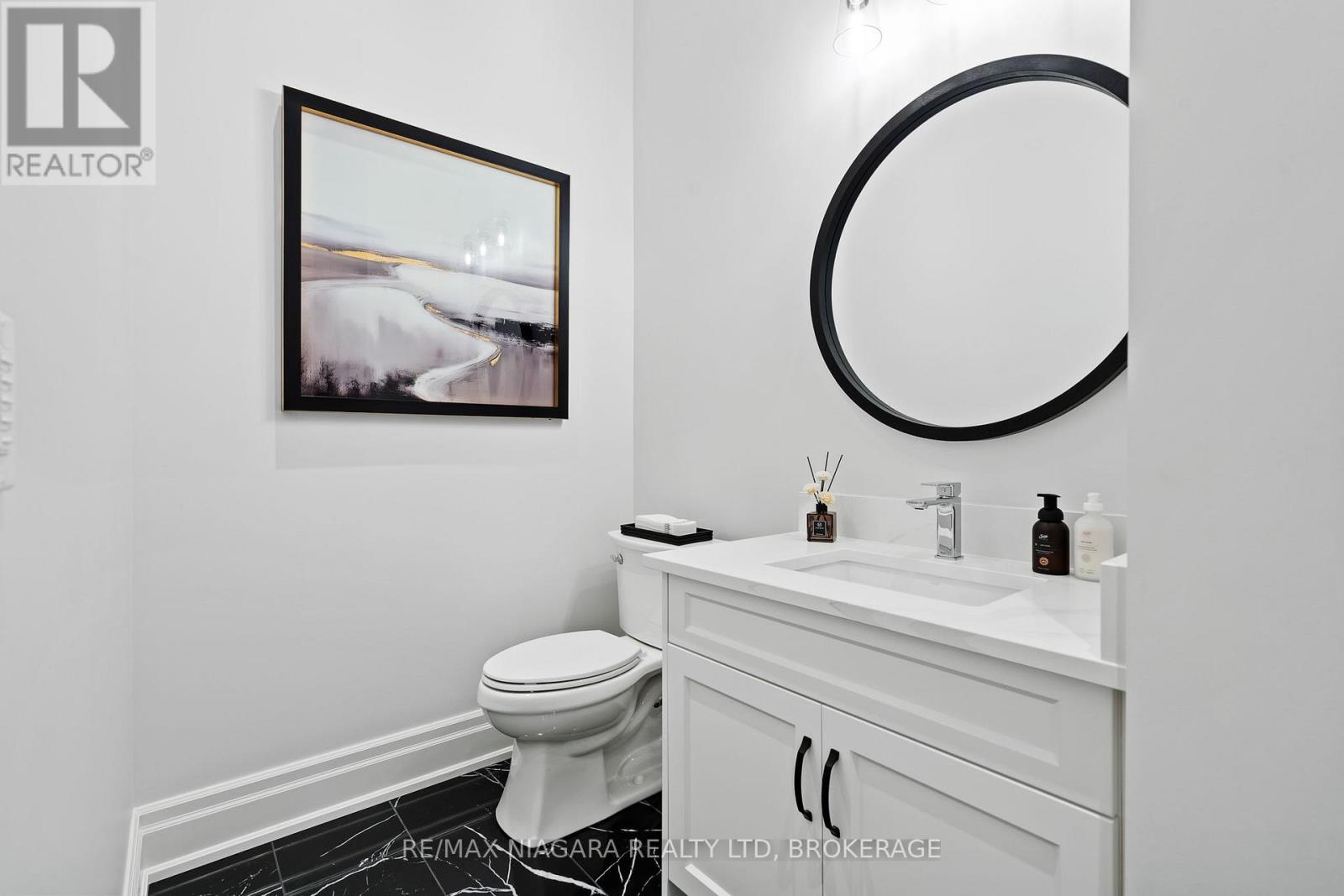 Photo 39 of 107 Millpond Road, Niagaraonthelake ON