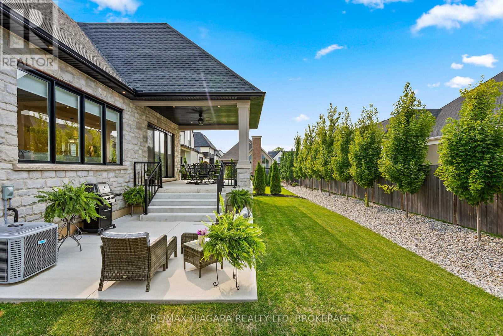 Photo 2 of 107 Millpond Road, Niagaraonthelake ON