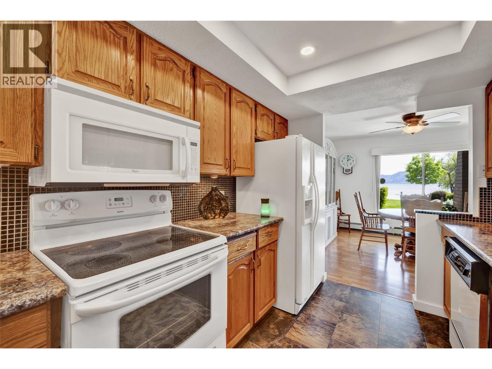 104 4340A Beach Avenue, Peachland