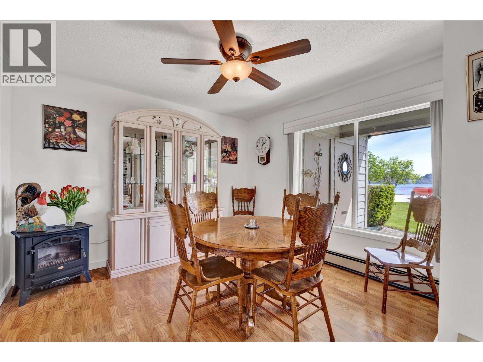104 4340A Beach Avenue, Peachland