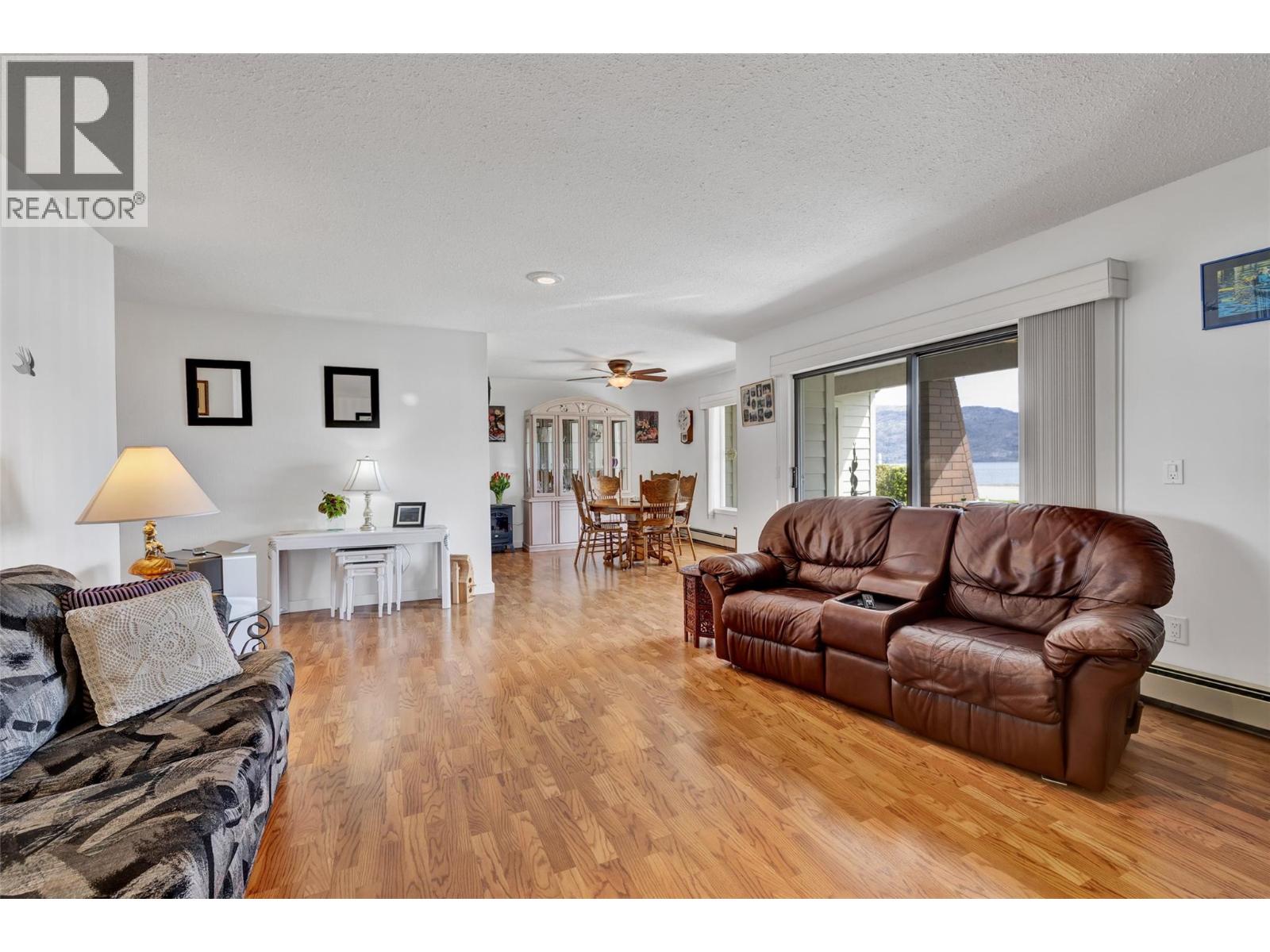 104 4340A Beach Avenue, Peachland